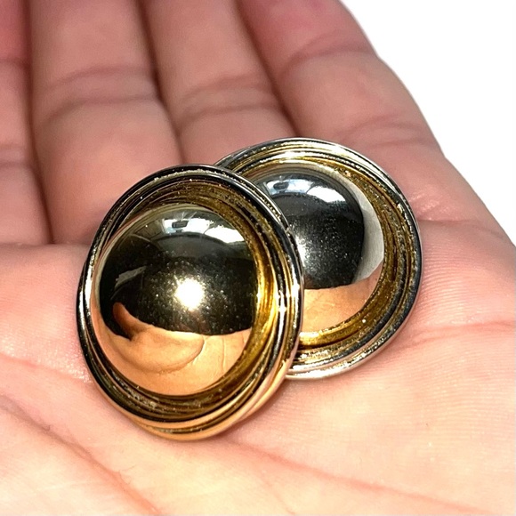 Vintage Boutique Gold ball knot stud earrings - Picture 13 of 16